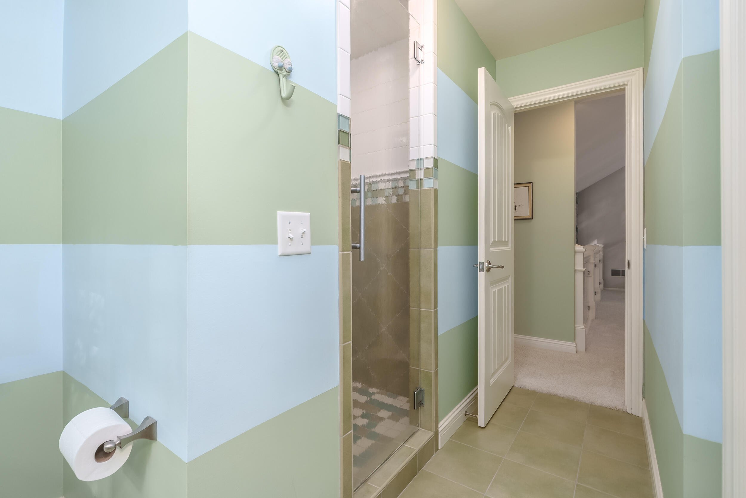 2nd floor guest bathroom 2-1