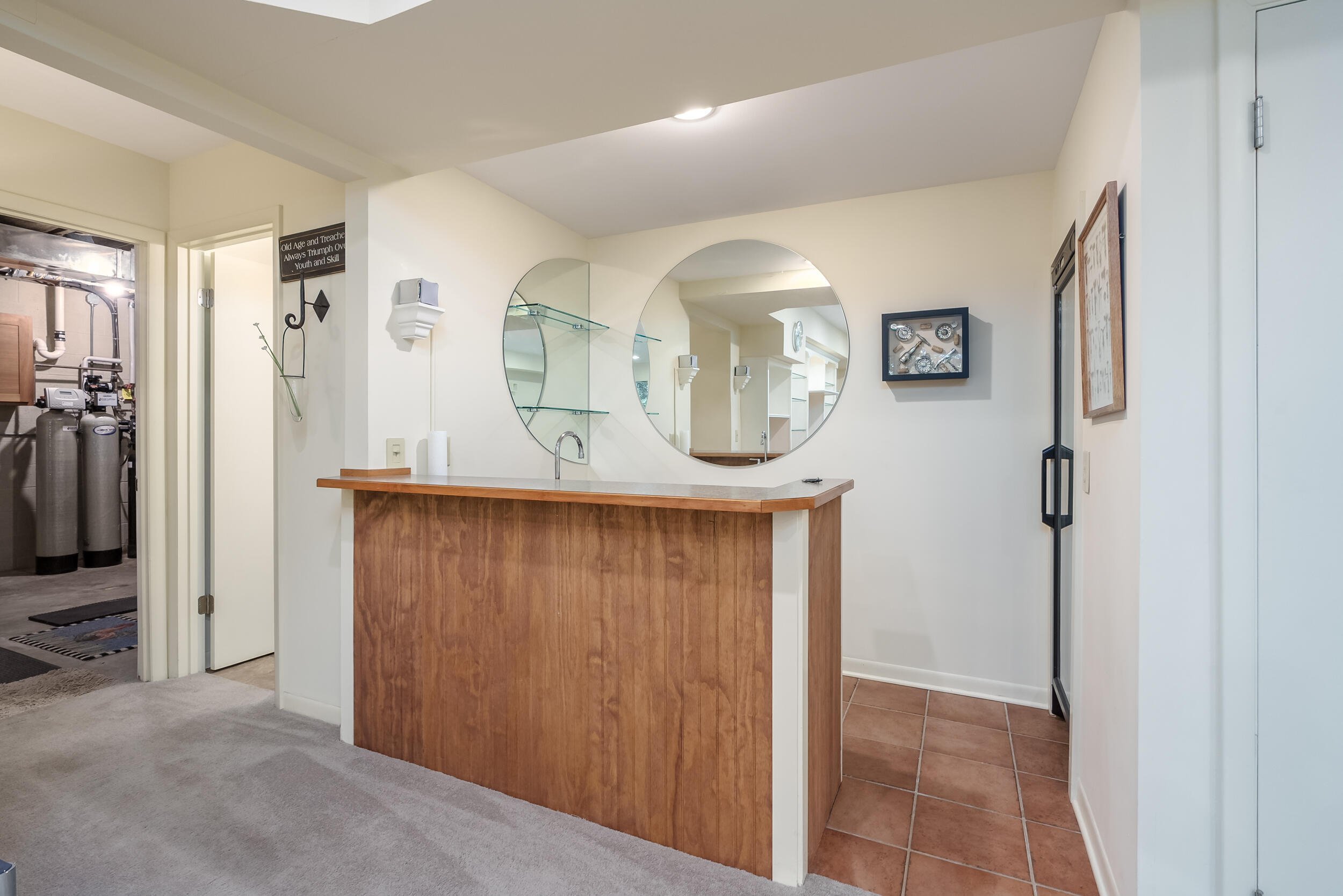 basement kitchenette-1